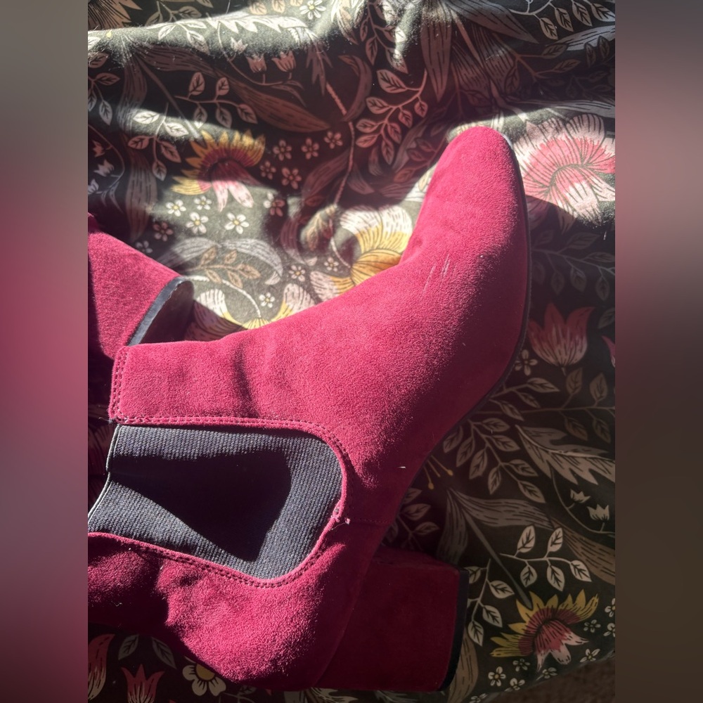 Quipid Faux Suede Burgundy Ankle Boots - Picture 5 of 6